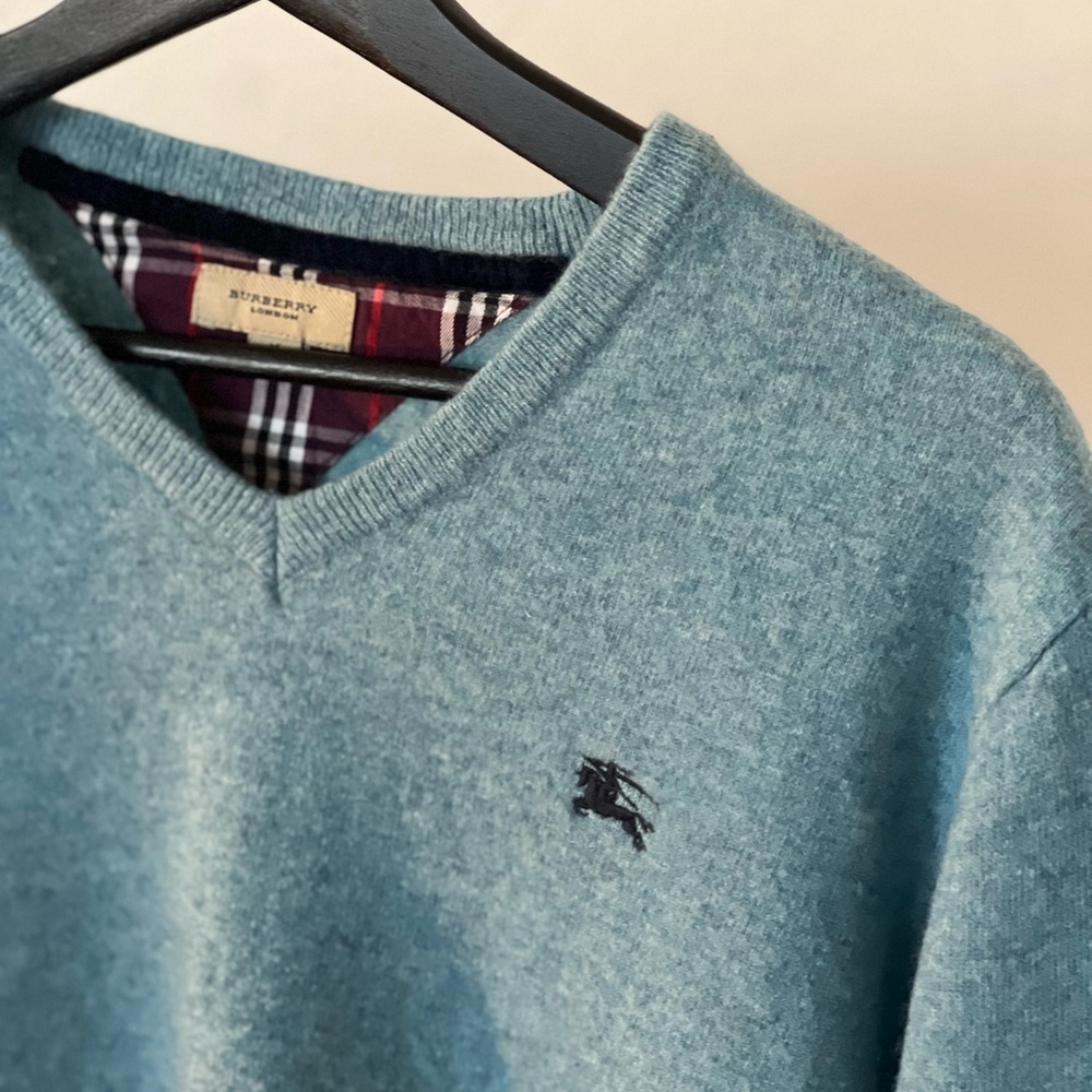Burberry Men's Teal V-Neck Sweater